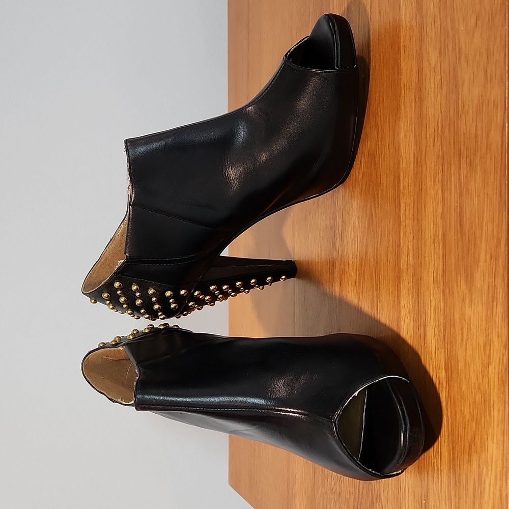 !!!FINAL SALE!!! going to GW on Saturday Studded black heeled booties peep toe